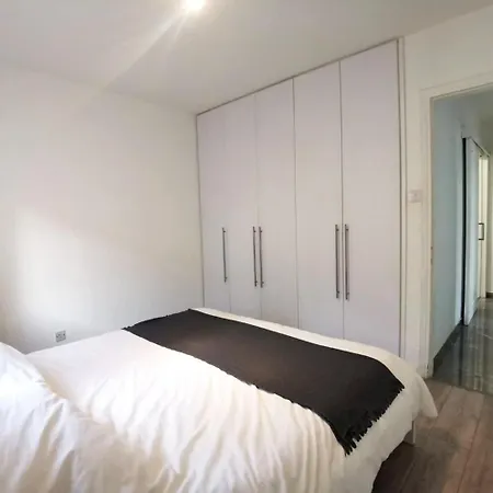 דירה Naxou Modern By Staycom ניקוסיה