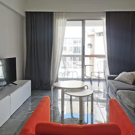 Naxou Modern By Staycom *