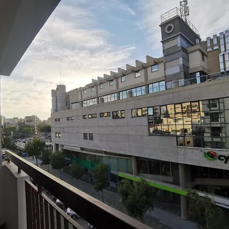 Naxou Modern By Staycom